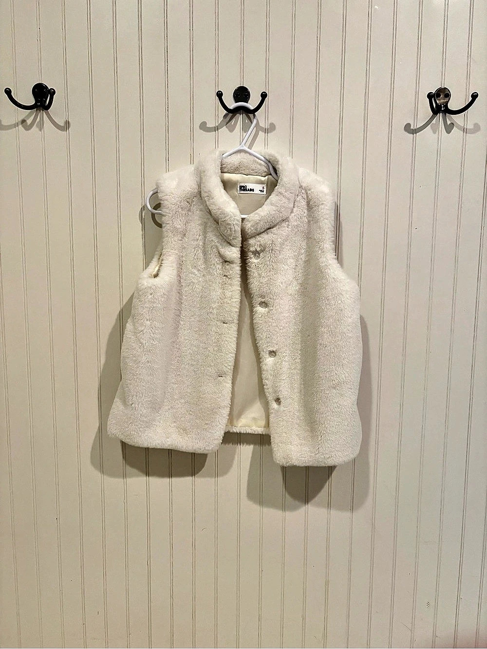Epic Threads Faux Fur Vest in White Size 5 girls